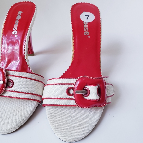 Vintage Dollhouse Cream and Red Slip-on Heels - Picture 6 of 16